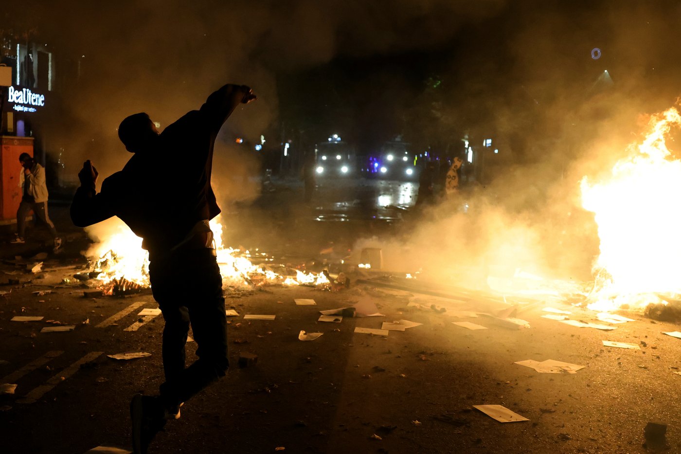 Clashes erupt in Albania as protesting students join anti-government movement | iNFOnews.ca