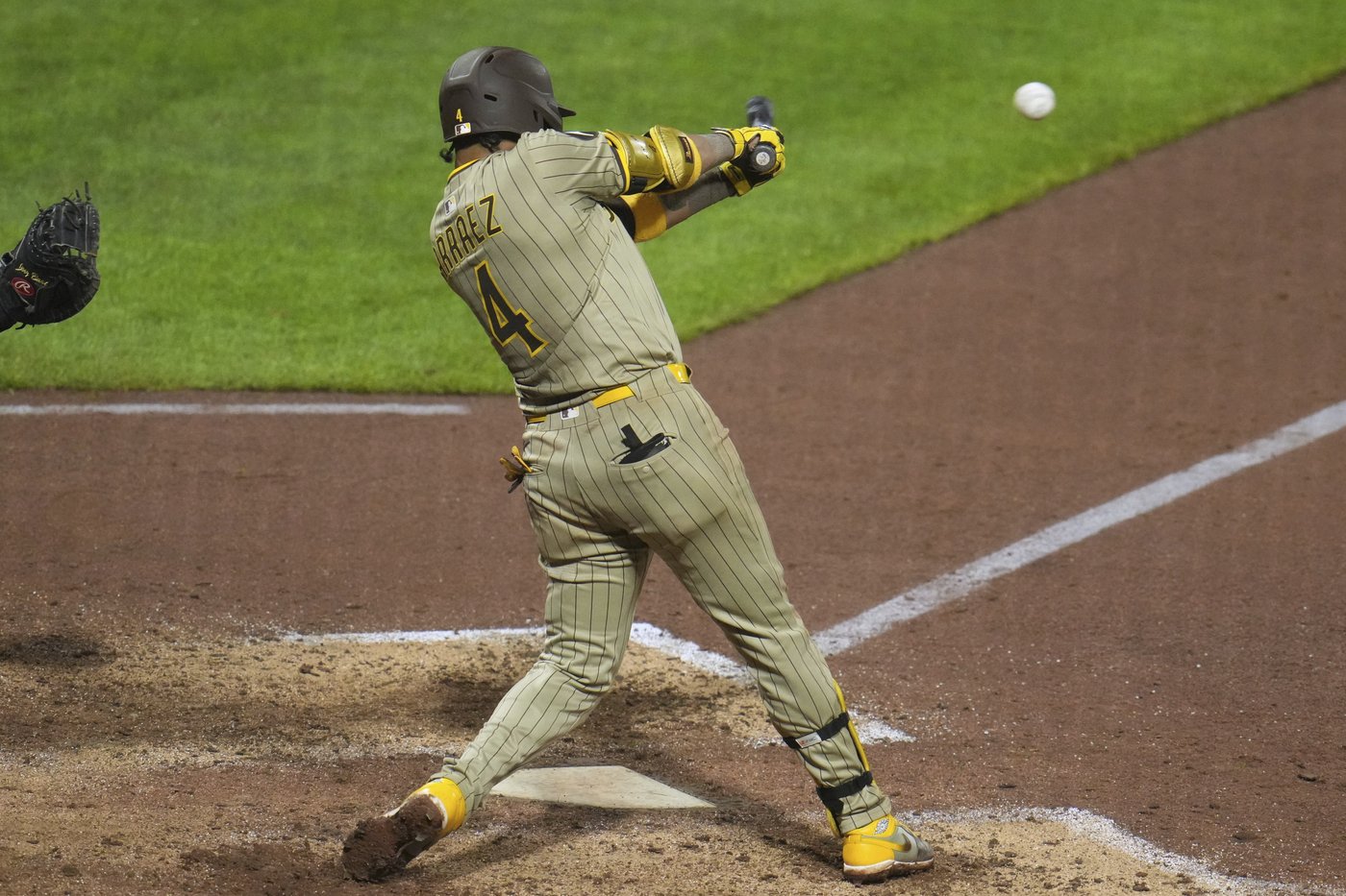 Luis Arraez has 3 hits, 3 RBIs to help Padres beat Pirates 9-4 | iNFOnews.ca