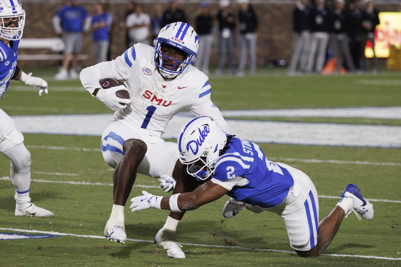 No. 22 SMU beats Duke 28-27 in overtime after Blue Devils fail to convert winning 2-point conversion | iNFOnews.ca No. 22 SMU beats Duke 28-27 in overtime after Blue Devils fail to convert winning 2-point conversion | iNFOnews.ca