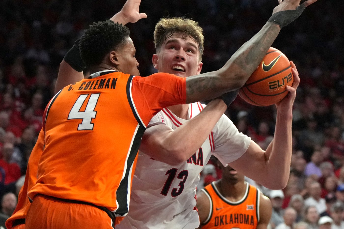 Burries scores 15 points, No. 1 Arizona shuts down Oklahoma State 84-47 to remain unbeaten | iNFOnews.ca