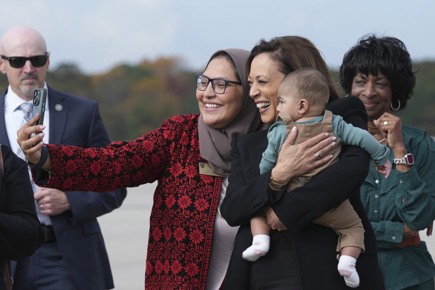 Election 2024 Latest: Trump and Harris lean into the campaign’s last leg with less than a week left | iNFOnews.ca