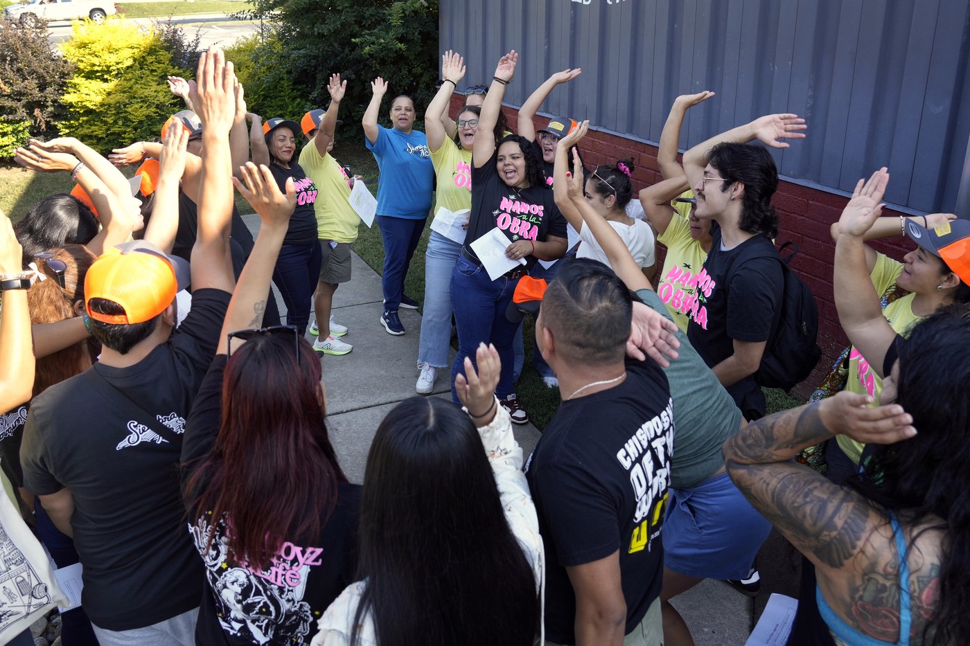 Voting groups that got a boost from Harris' candidacy are still working to persuade voters of color | iNFOnews.ca