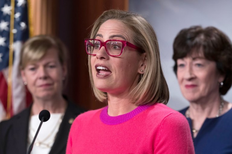 Judge clears a lawsuit against Kyrsten Sinema under North Carolina's 'homewrecker' law | iNFOnews.ca