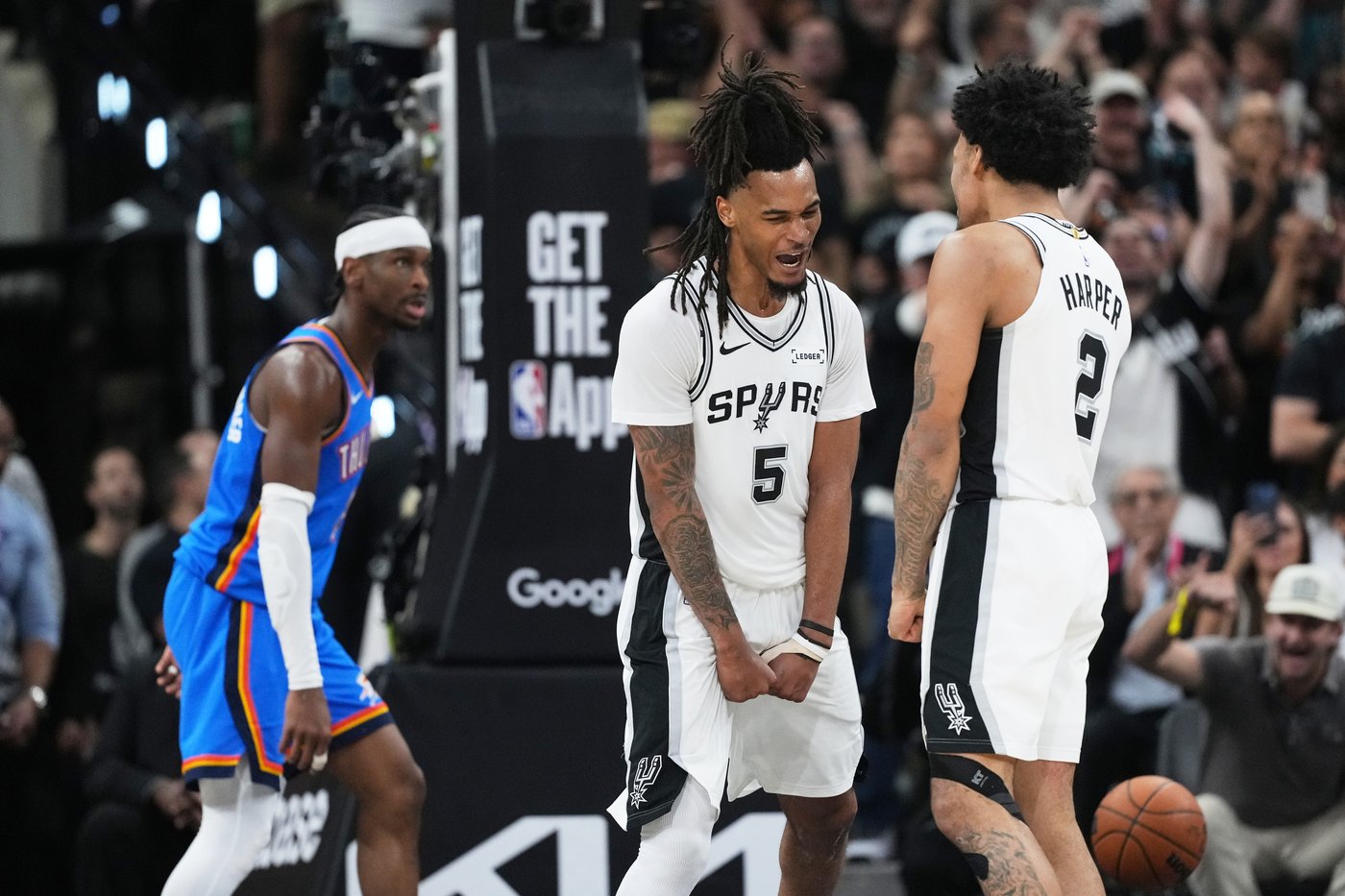 Wembanyama scores 33 points to help Spurs rebound and trounce Thunder 103-82 to even West finals | iNFOnews.ca Wembanyama scores 33 points to help Spurs rebound and trounce Thunder 103-82 to even West finals | iNFOnews.ca
