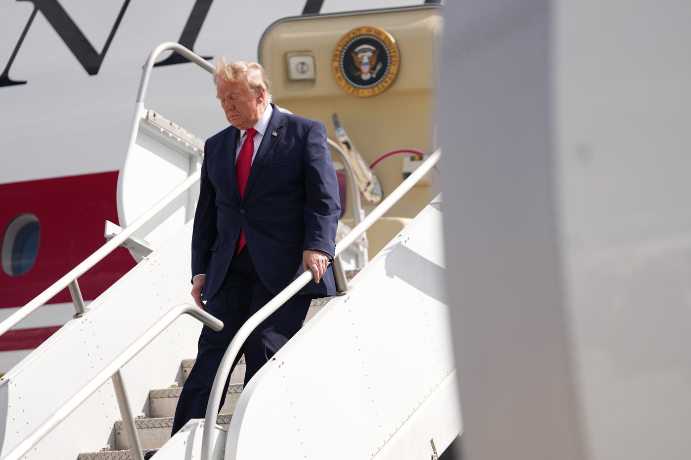 Trump says he ordered the Justice Department's lawsuit over Alaska's US Senate race | iNFOnews.ca