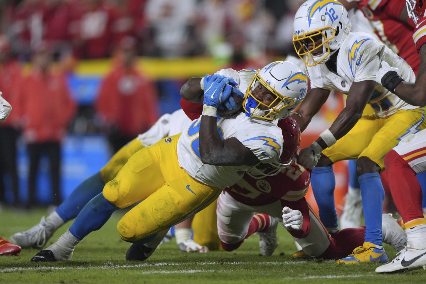 Baker Mayfield, high-flying Bucs visit Chargers in matchup of teams with winning records | iNFOnews.ca