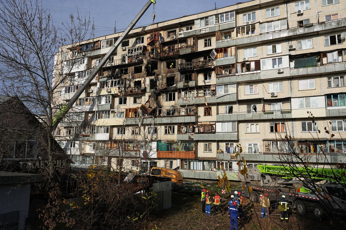 Russian drone and missile attack on Kyiv kills 6 people and injures at least 35 | iNFOnews.ca Russian drone and missile attack on Kyiv kills 6 people and injures at least 35 | iNFOnews.ca