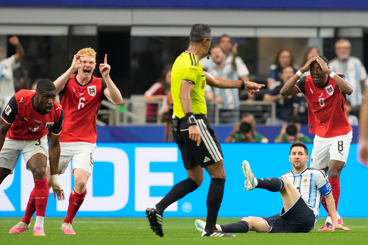 Messi sets World Cup scoring record as defending champion Argentina advances to knockout stage | iNFOnews.ca