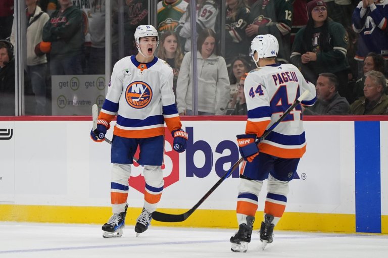 Schaefer scores his 2nd goal of the game in OT to lift Islanders past Wild, 4-3 | iNFOnews.ca