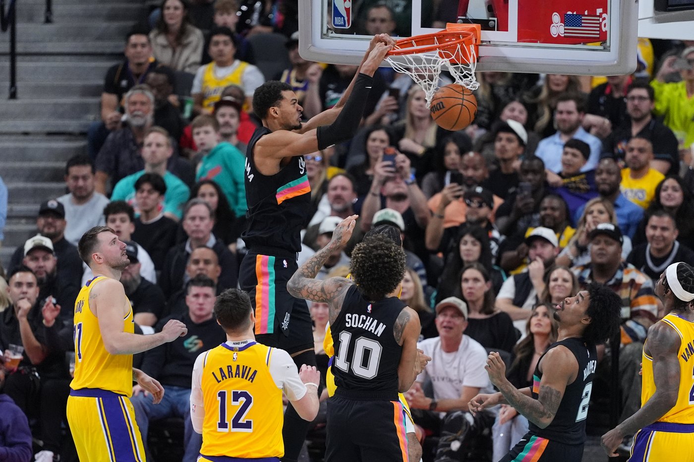 Johnson and Wembanyama fuel Spurs to win over Lakers 107-91, despite Doncic's 38 points | iNFOnews.ca
