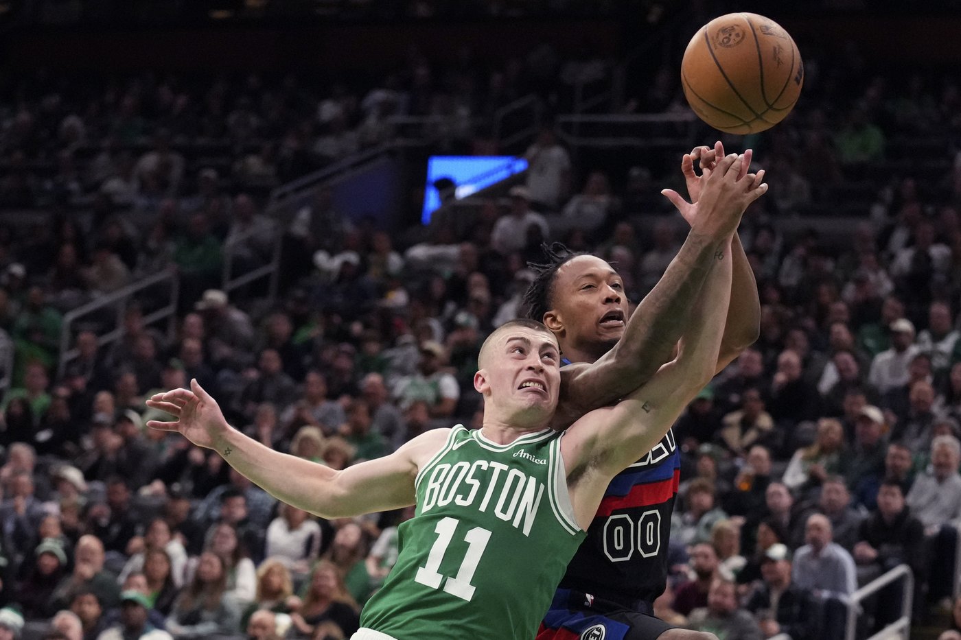 Pritchard scores 27 and hits 7 3-pointers to help Celtics earn 20th win, power past Pistons 123-99 | iNFOnews.ca