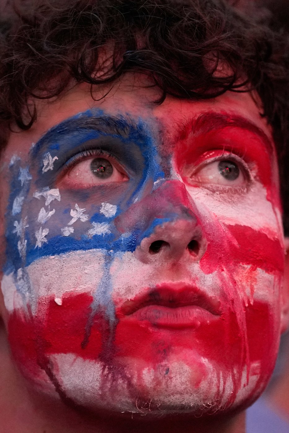 See the world in vertical: Top photos by AP photojournalists | iNFOnews.ca