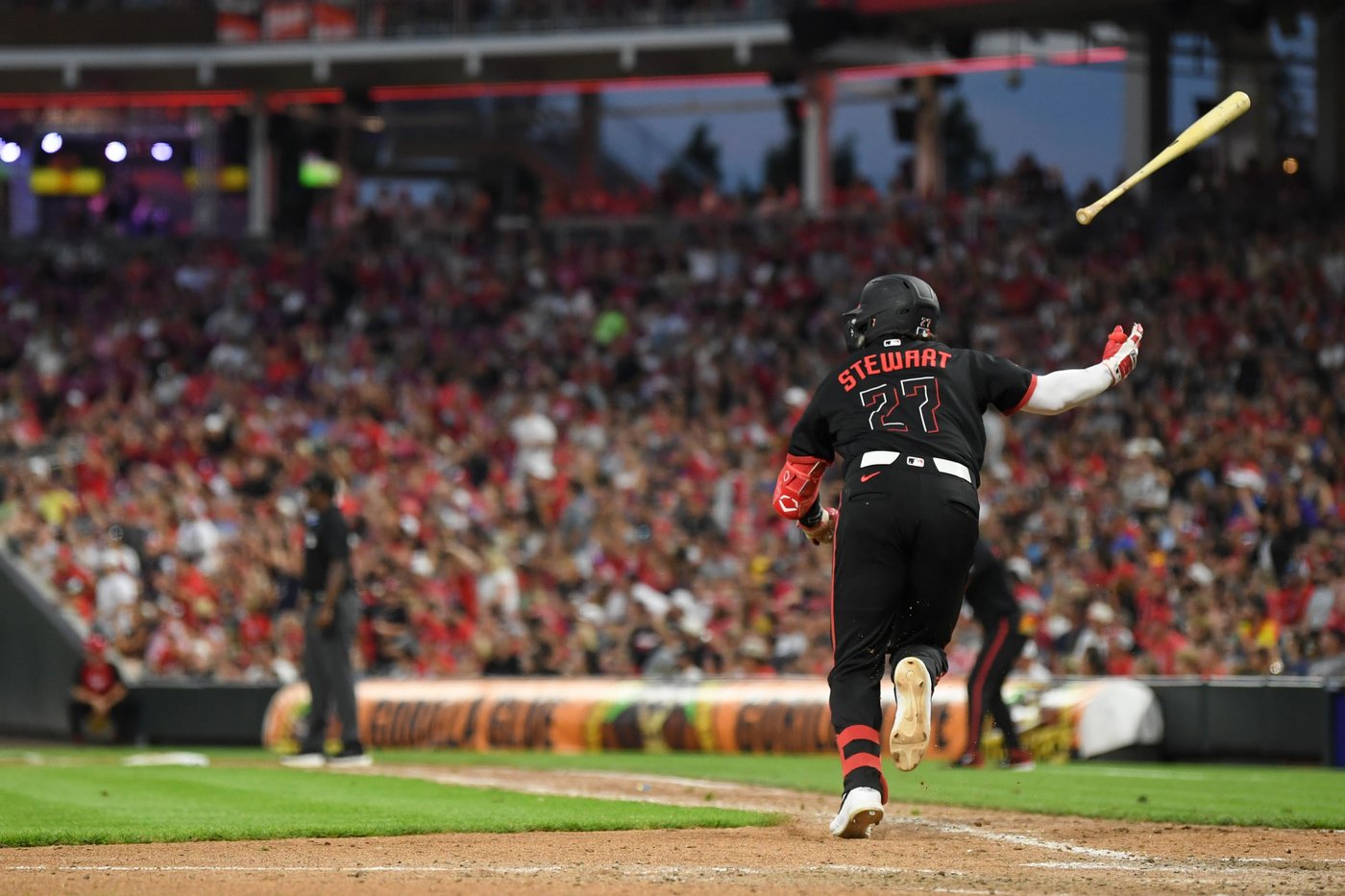 Sal Stewart drives in 4 as Reds erase deficit to beat Pirates 8-7 | iNFOnews.ca