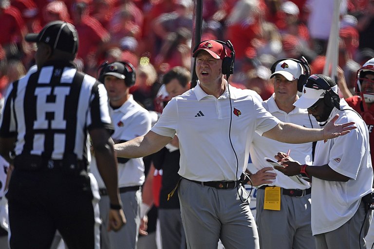 ACC, power conferences make their claim of TV spots with more Friday night football games | iNFOnews.ca