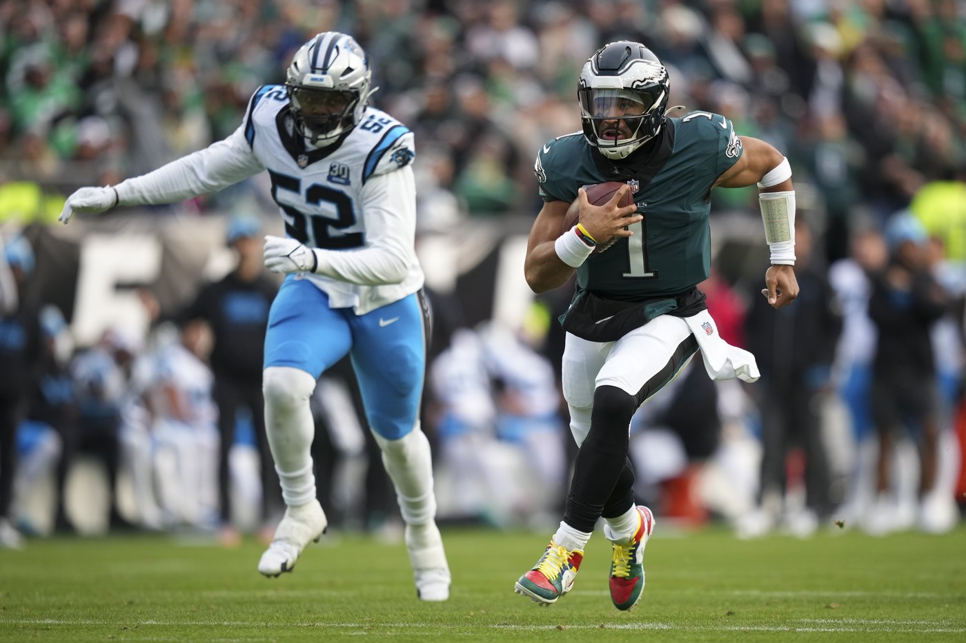 Barkley's brilliance helps Eagles beat Panthers 22-16 but pass game has Philly frustrated | iNFOnews.ca Barkley's brilliance helps Eagles beat Panthers 22-16 but pass game has Philly frustrated | iNFOnews.ca