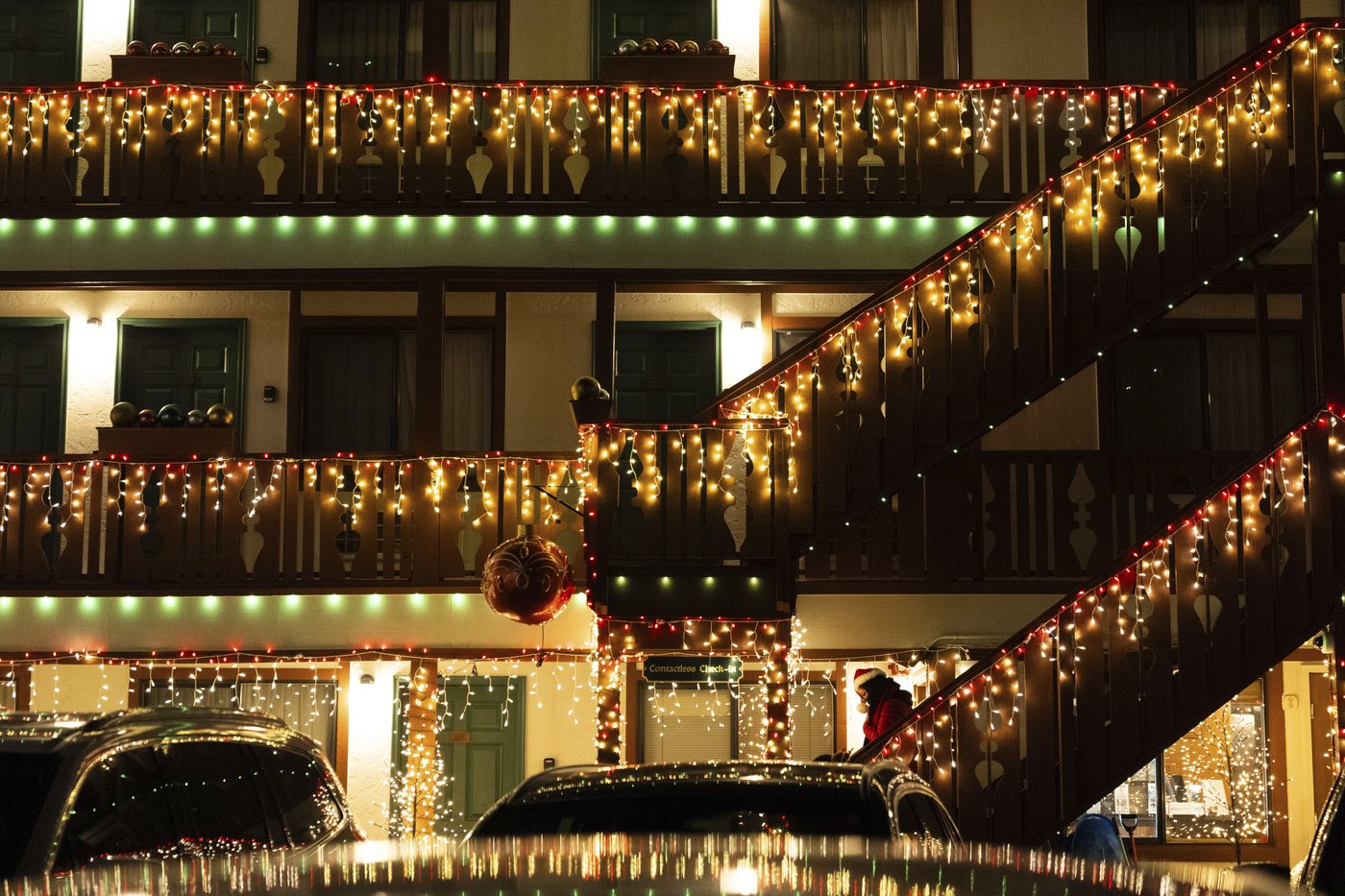 Magic and lights draw crowds to an alpine village in Washington state for Christmas | iNFOnews.ca