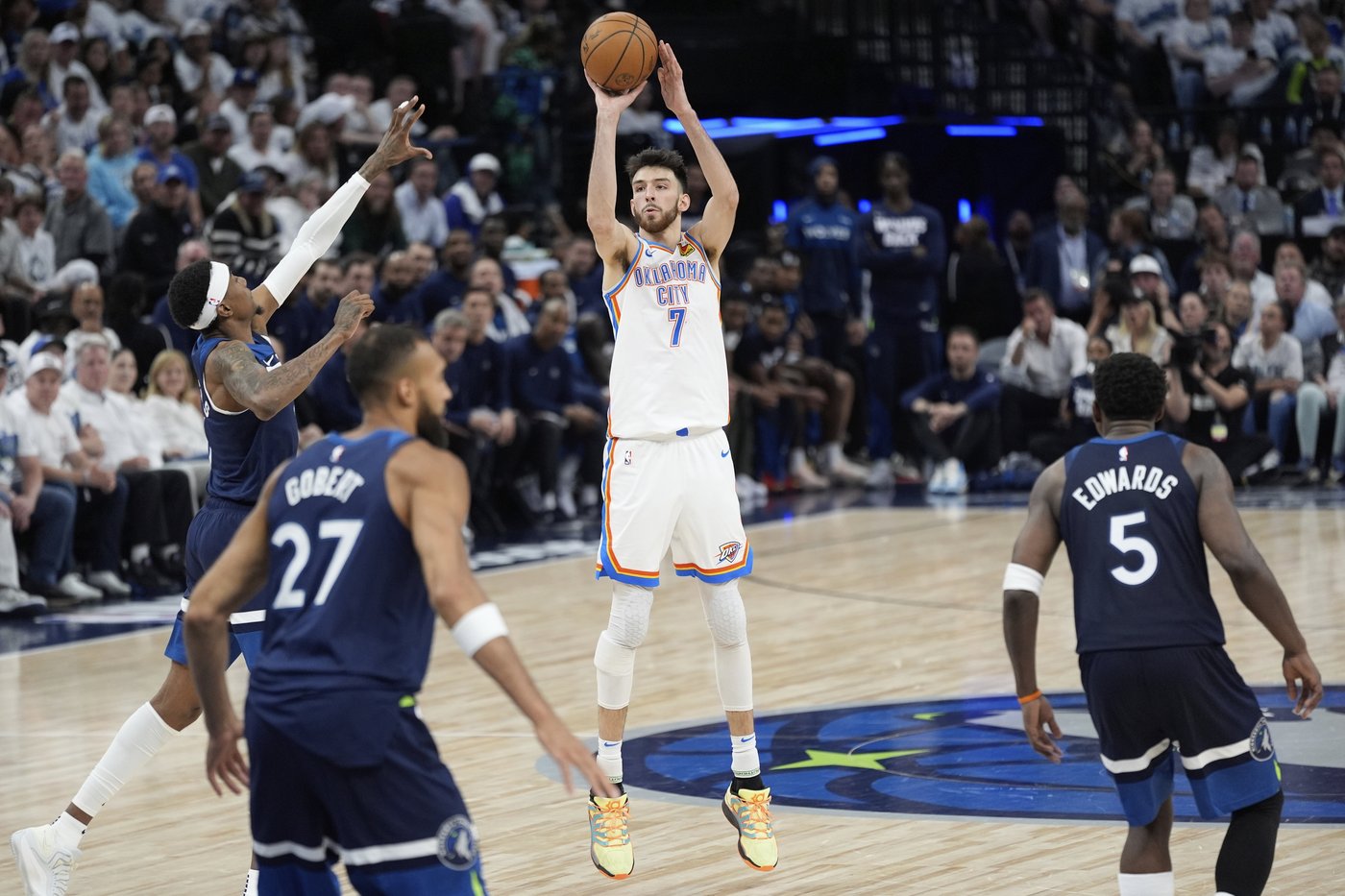Shai's sidekicks Williams and Holmgren give Thunder a big boost in Game 4 win vs. T-wolves | iNFOnews.ca