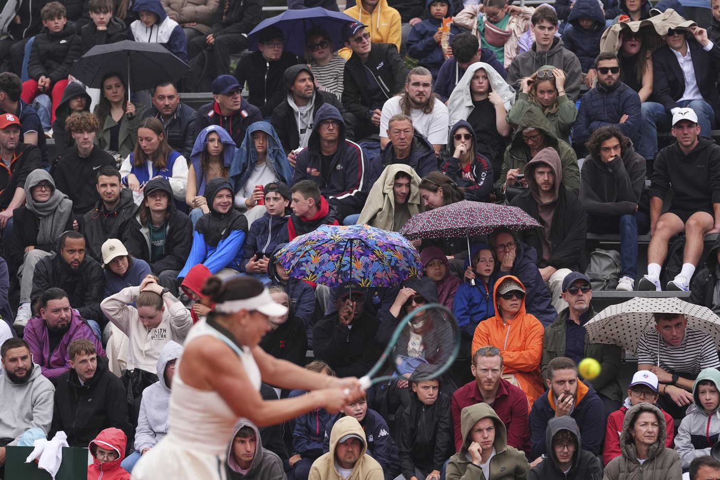 PHOTO COLLECTION: French Open Tennis Spectators | iNFOnews.ca