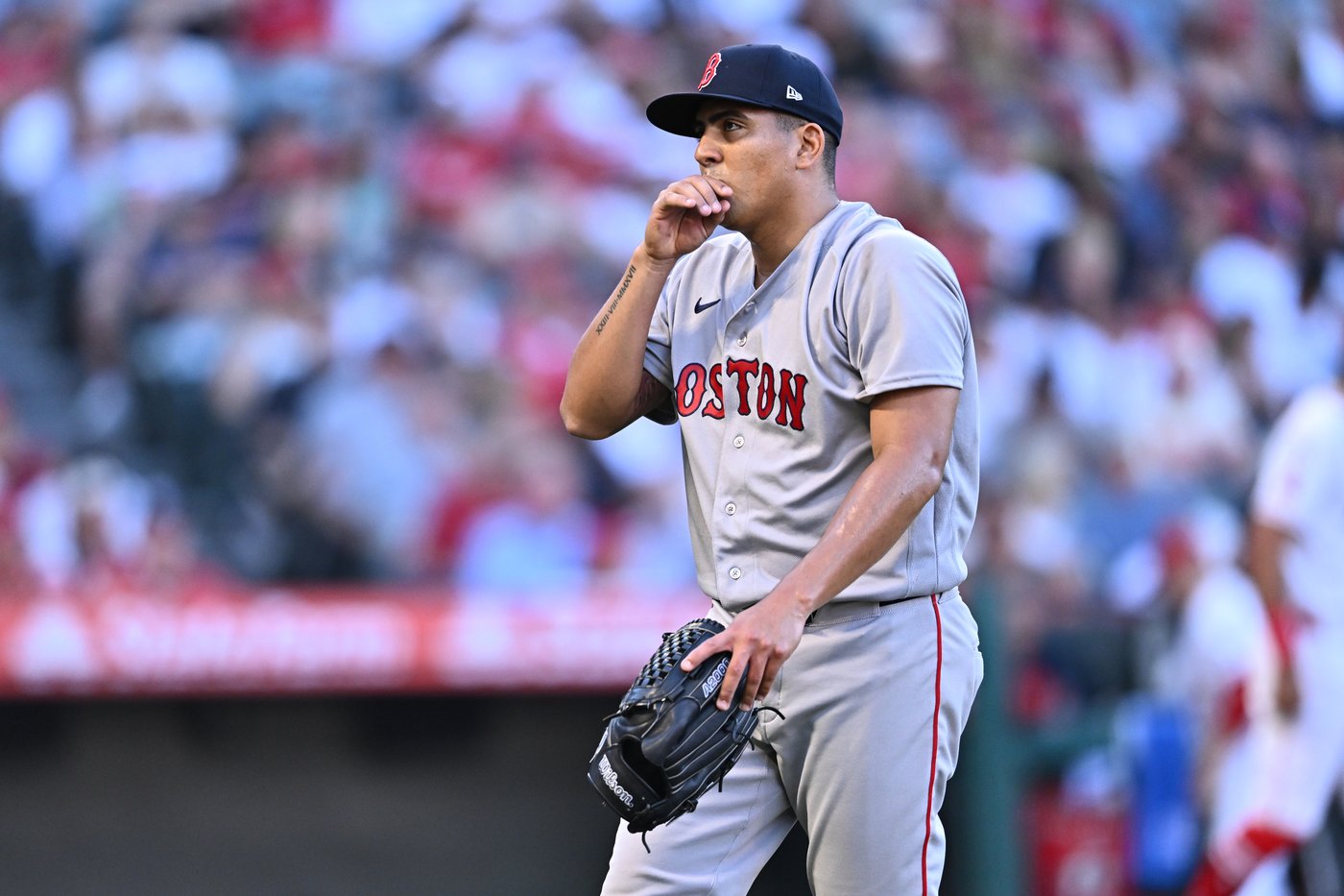 Red Sox pitcher Ranger Suarez leaves 7-5 win over Angels because of injury | iNFOnews.ca