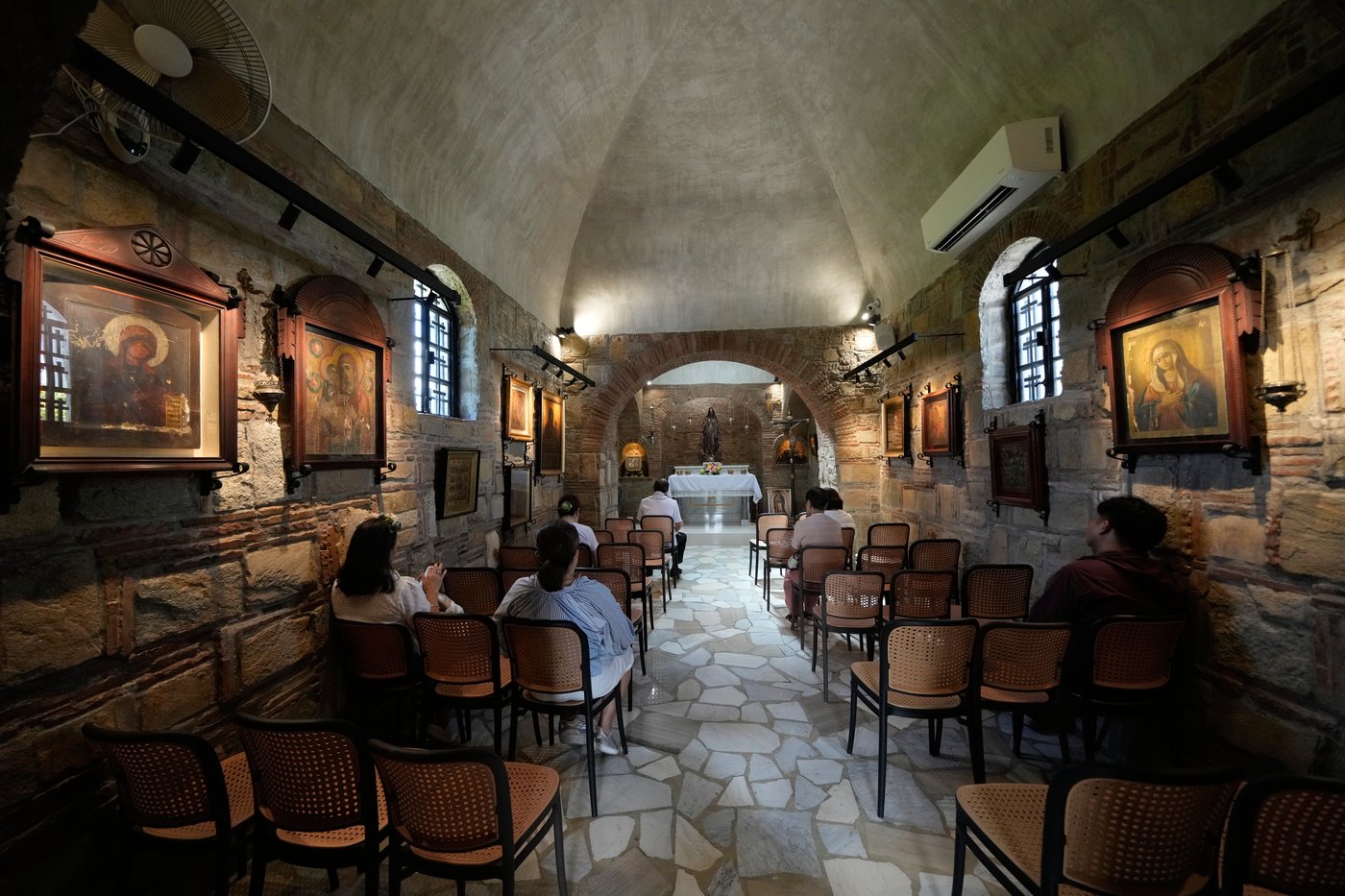 Replica of the Virgin Mary’s House draws Catholic devotees in the Philippines | iNFOnews.ca