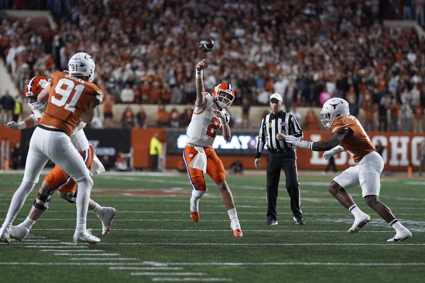 Klubnik not enough to carry Clemson over Texas in homecoming playoff loss | iNFOnews.ca Klubnik not enough to carry Clemson over Texas in homecoming playoff loss | iNFOnews.ca