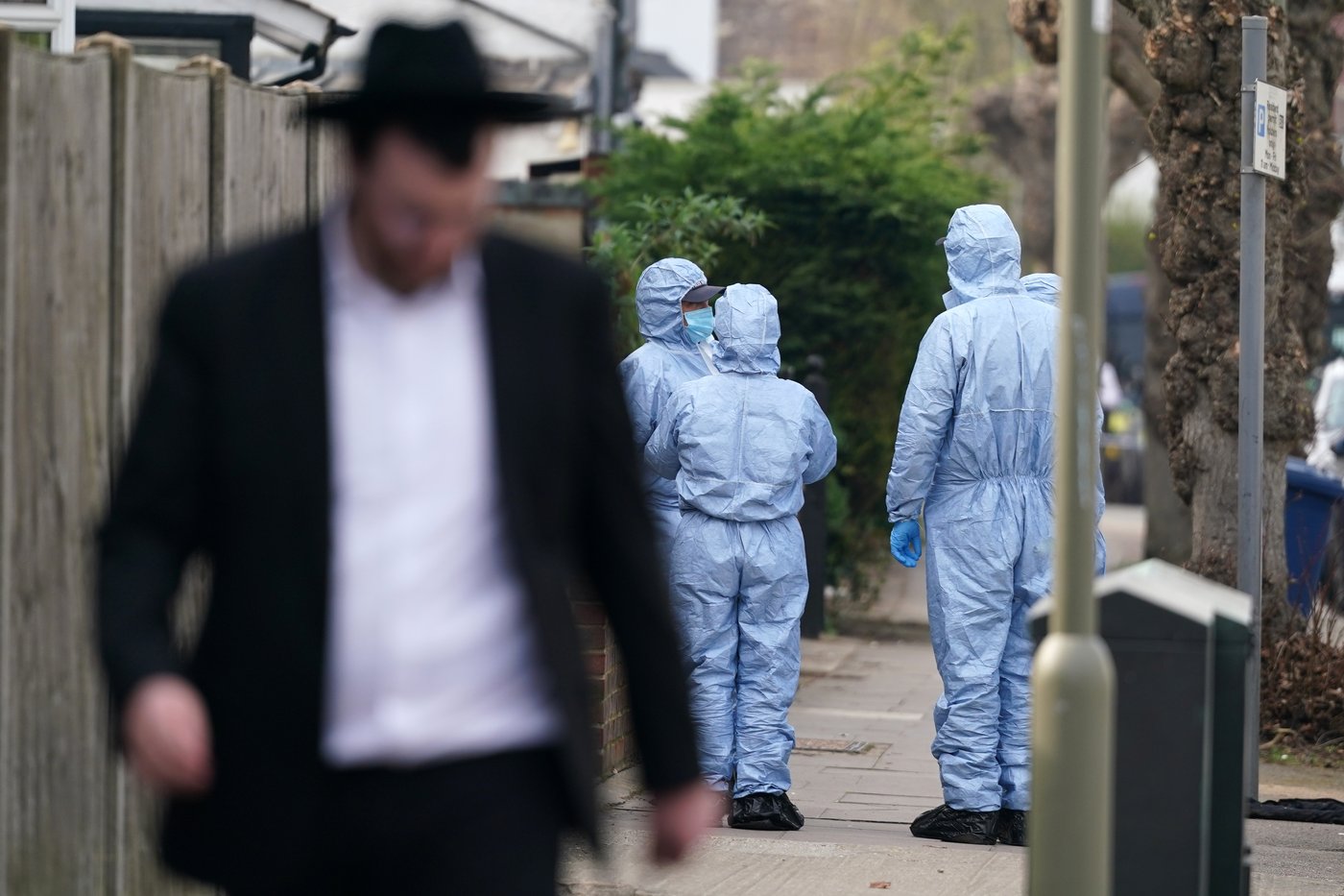 UK police arrest 2 men over arson attack on ambulances belonging to a Jewish charity | iNFOnews.ca