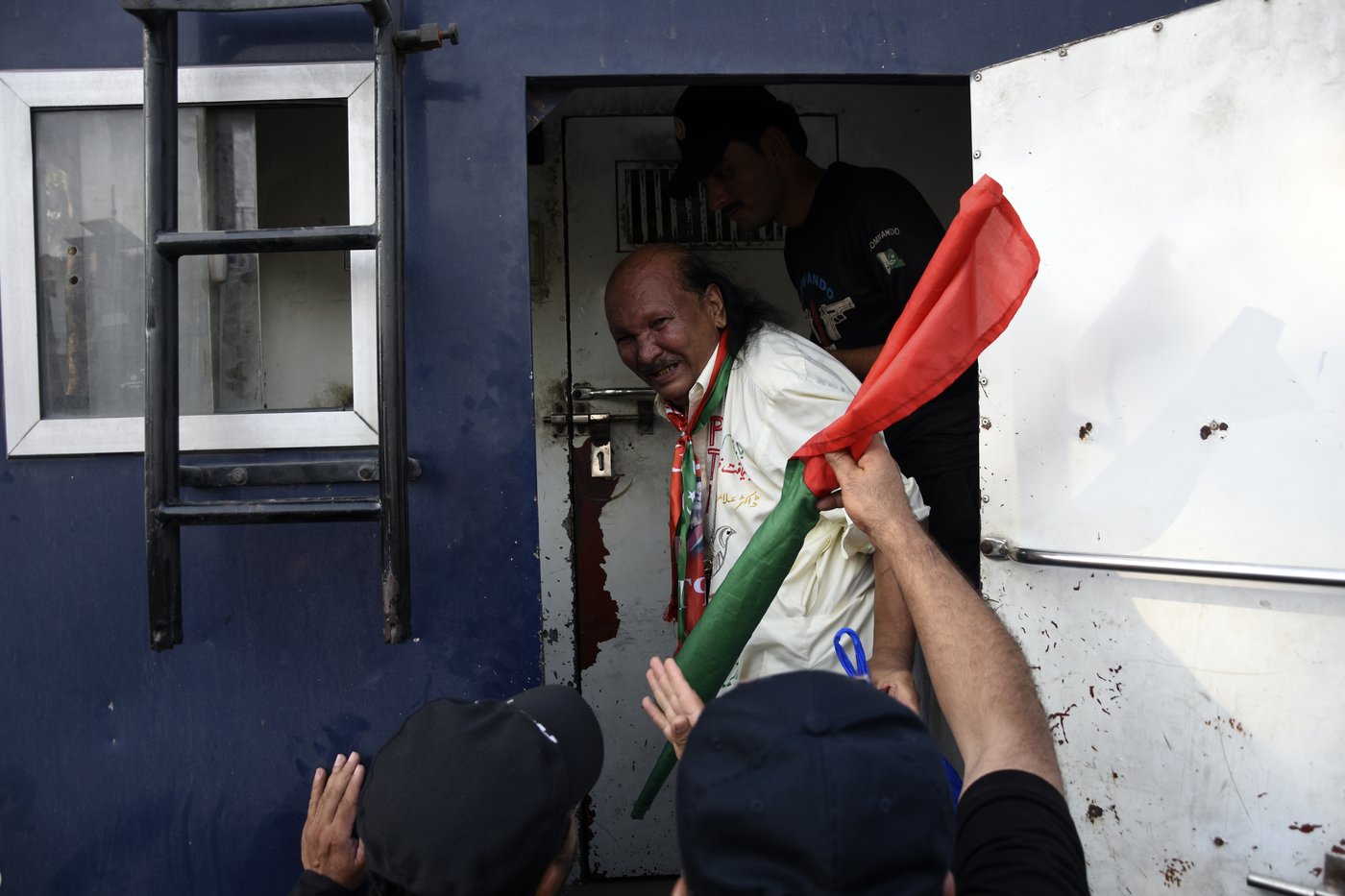 Pakistan capital locked down to thwart a rally to support ex-leader Imran Khan | iNFOnews.ca