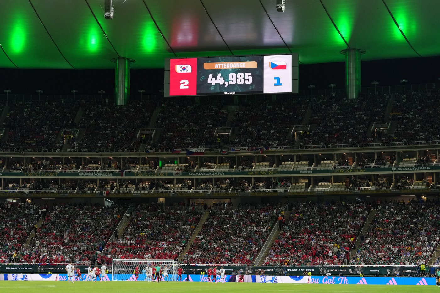FIFA blames empty seats at World Cup match in Mexico on fans in the concourses | iNFOnews.ca