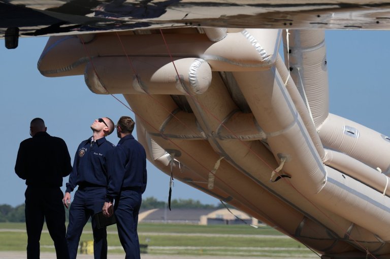 Air Force One's inflatable slide temporarily delays Trump's departure for GOP soiree in Texas | iNFOnews.ca
