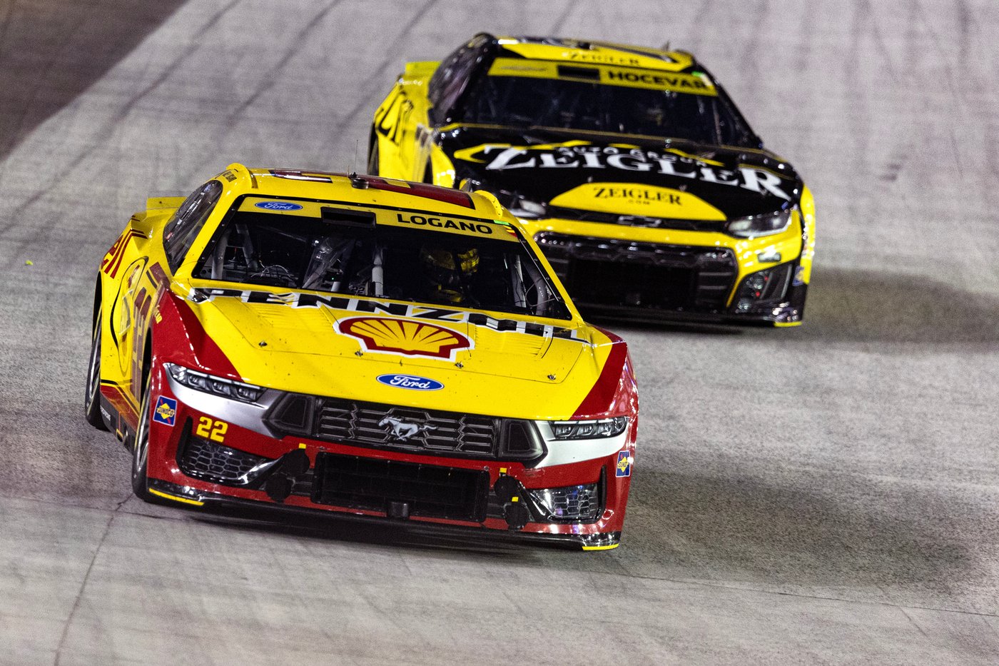 Kyle Larson, Joey Logano climbing in NASCAR Chase with pressure mounting on Ryan Blaney | iNFOnews.ca