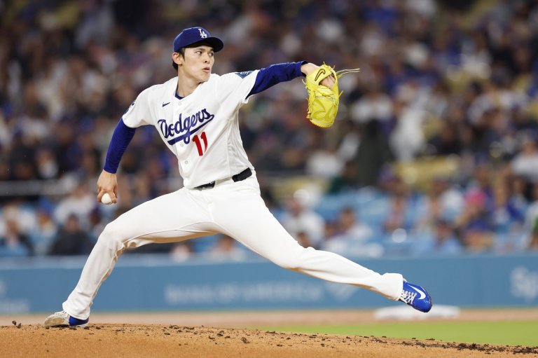 A nervous Roki Sasaki steadies himself in Dodgers season debut after a shaky spring | iNFOnews.ca