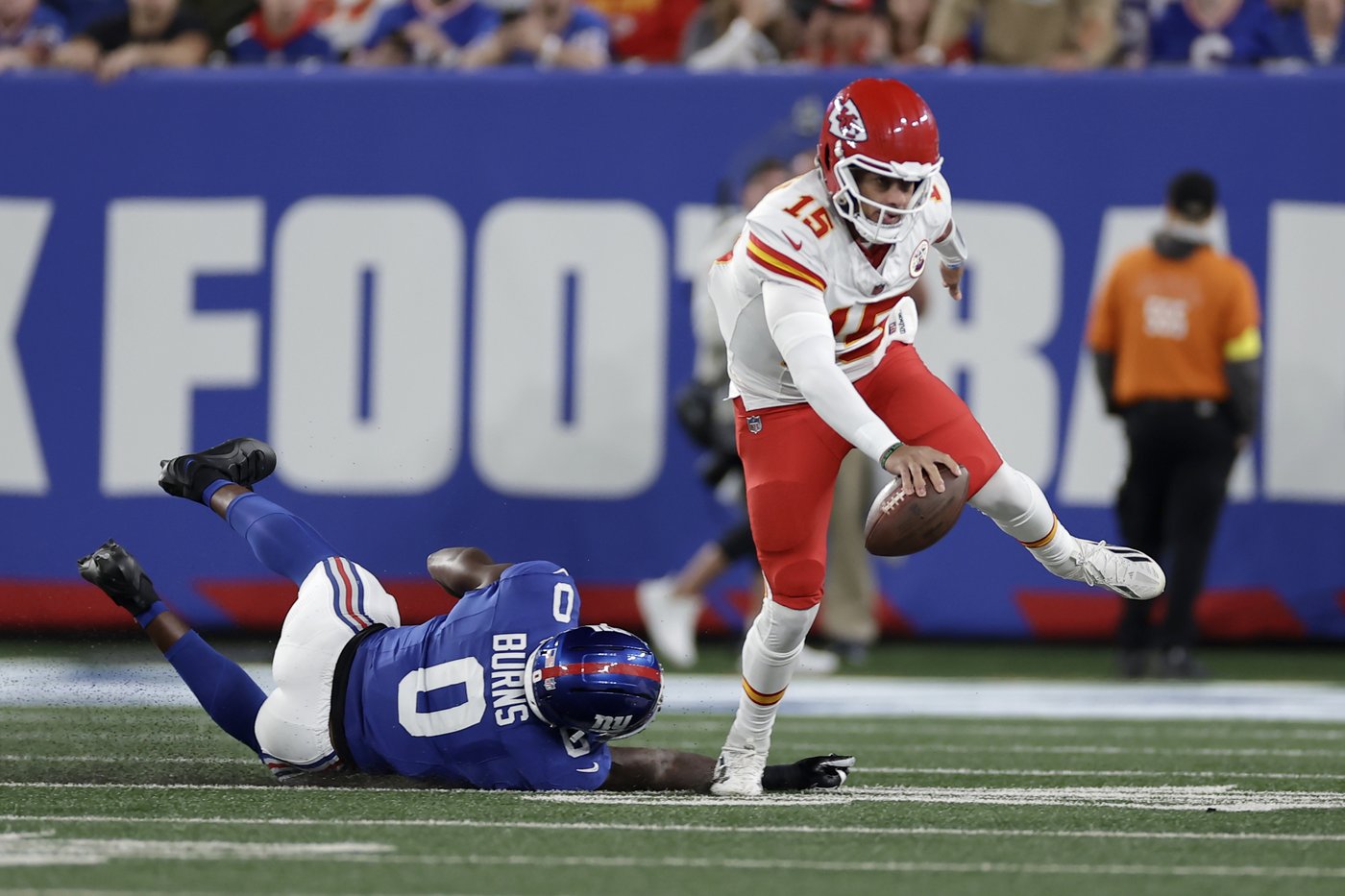 Patrick Mahomes and the Chiefs beat the Giants 22-9 for their first win this season | iNFOnews.ca