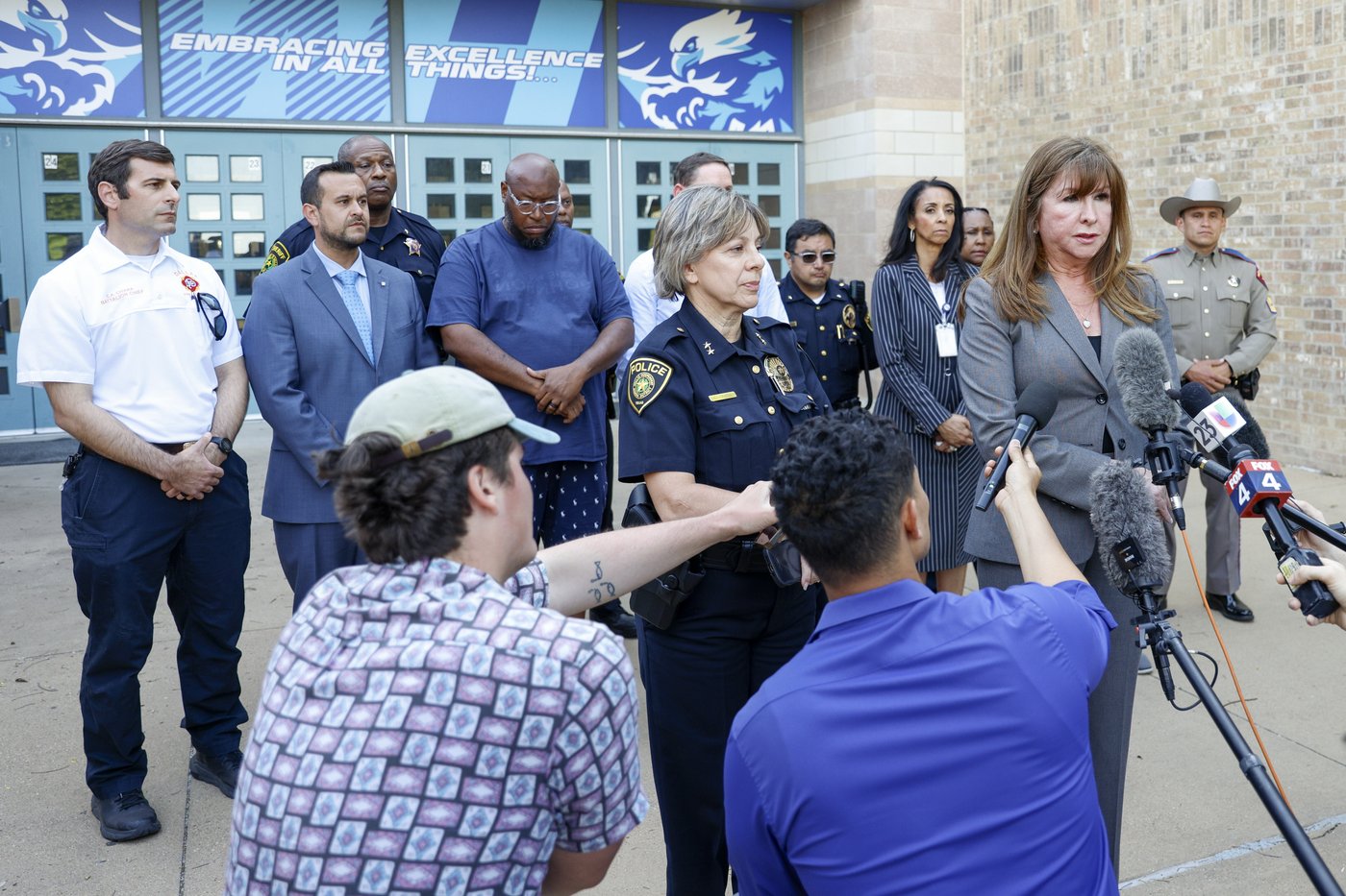 Student accused in Dallas school shooting walked toward group in hall and opened fire, injuring 4 | iNFOnews.ca Student accused in Dallas school shooting walked toward group in hall and opened fire, injuring 4 | iNFOnews.ca