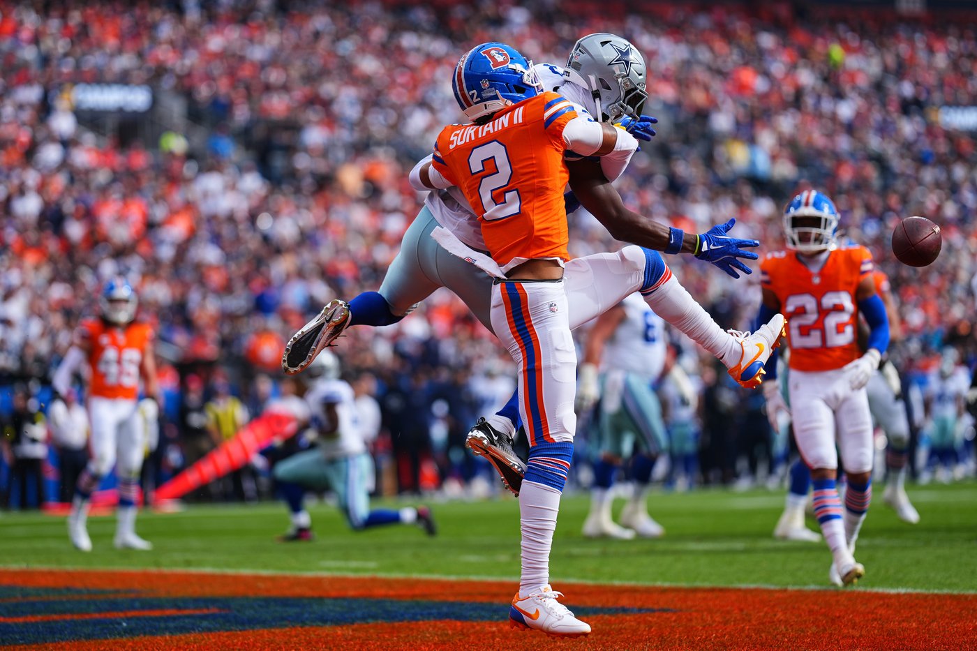 Broncos cornerback Pat Surtain II exits Dallas game with shoulder injury, team has no update | iNFOnews.ca Broncos cornerback Pat Surtain II exits Dallas game with shoulder injury, team has no update | iNFOnews.ca