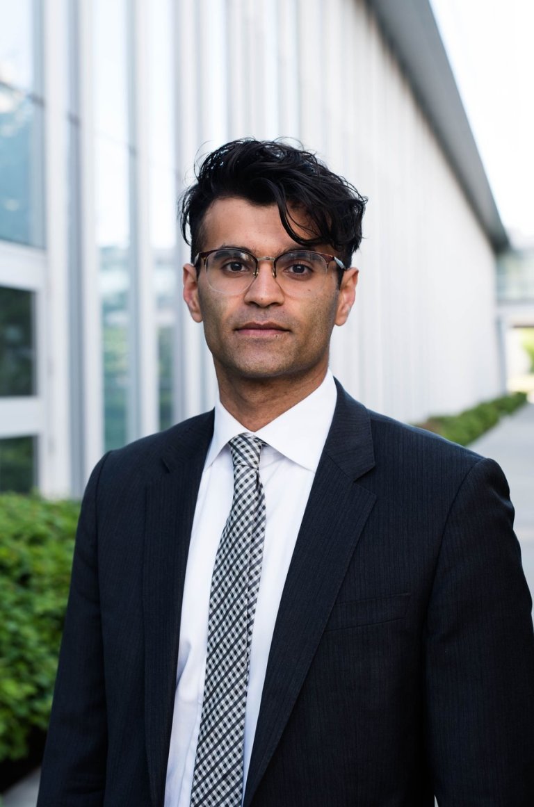 Making lawyers swear Oath of Allegiance to monarch unconstitutional: Alberta court | iNFOnews.ca