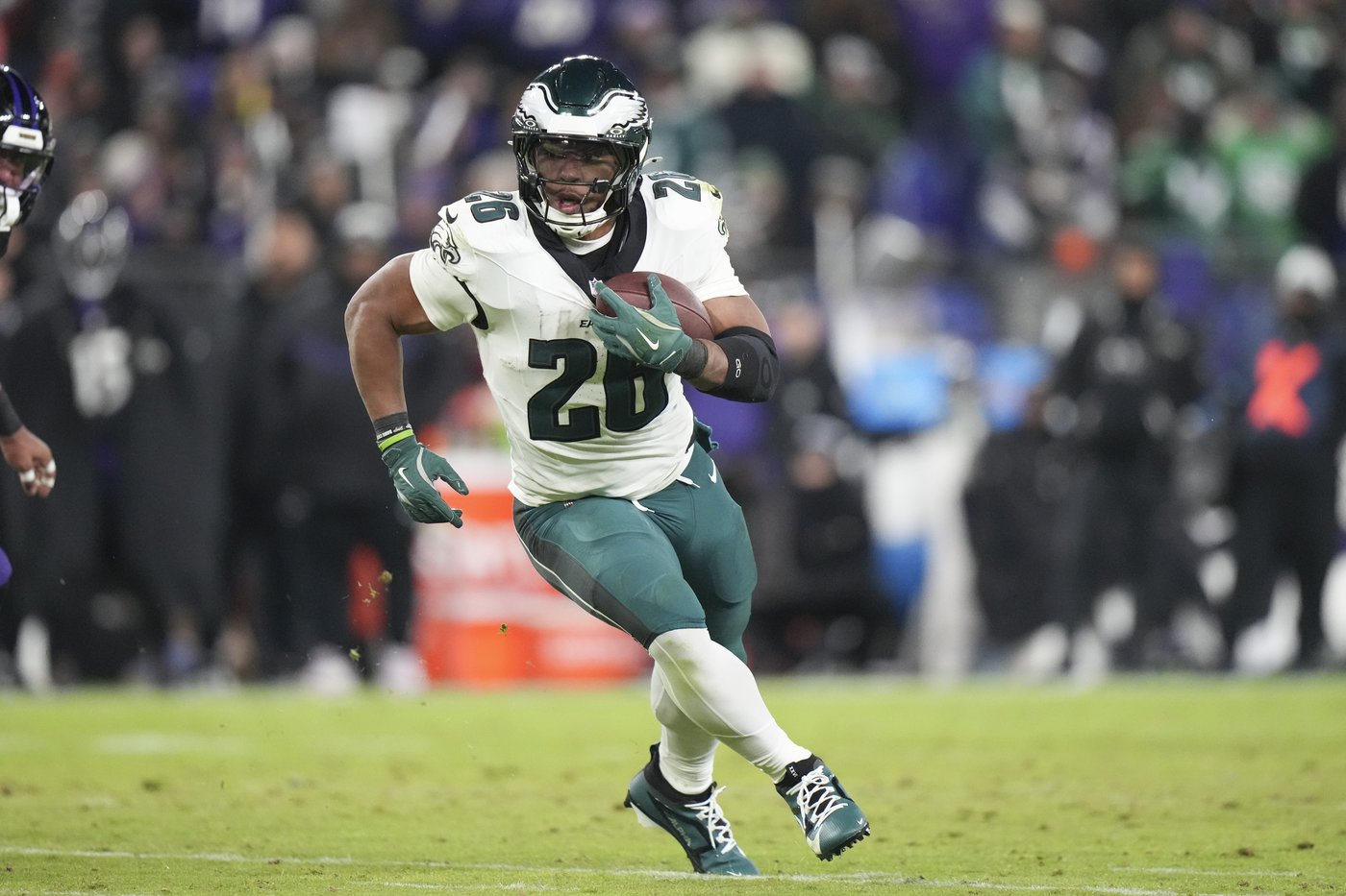 Saquon Barkley on pace to set Eagles rushing record against Panthers, eyes Dickerson's NFL record | iNFOnews.ca