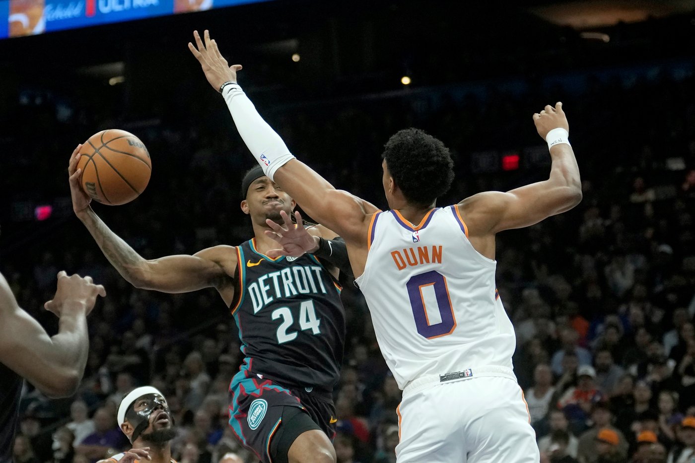 Dillon Brooks scores career-high 40 on his own T-shirt night, leading Suns past Pistons 114-96 | iNFOnews.ca