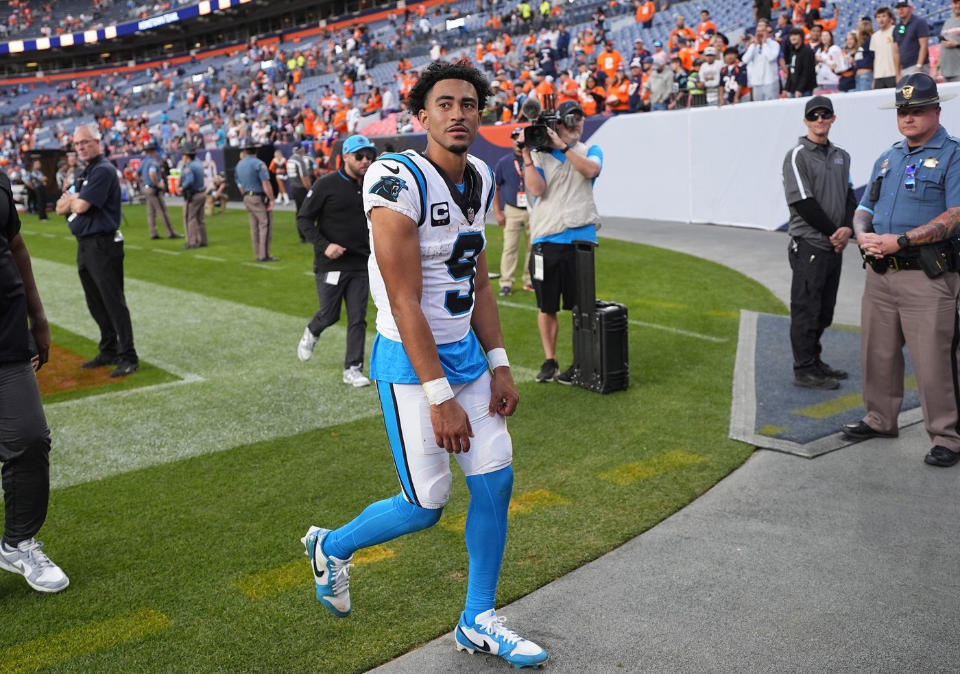 Panthers have no answers at QB, while other teams thrive with youngsters or former Carolina players | iNFOnews.ca