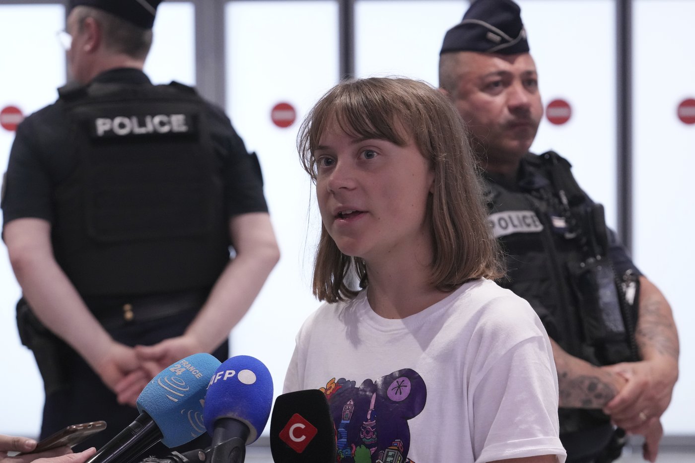 Israel deports Greta Thunberg after Gaza-bound ship she was on was seized | iNFOnews.ca