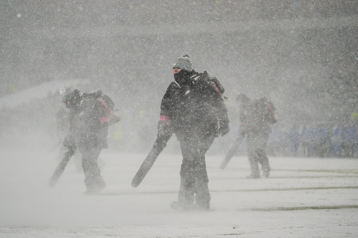 Barkley runs for 78- and 62-yard TDs in the snow and Eagles top Rams 28-22 to head to NFC title game | iNFOnews.ca Barkley runs for 78- and 62-yard TDs in the snow and Eagles top Rams 28-22 to head to NFC title game | iNFOnews.ca