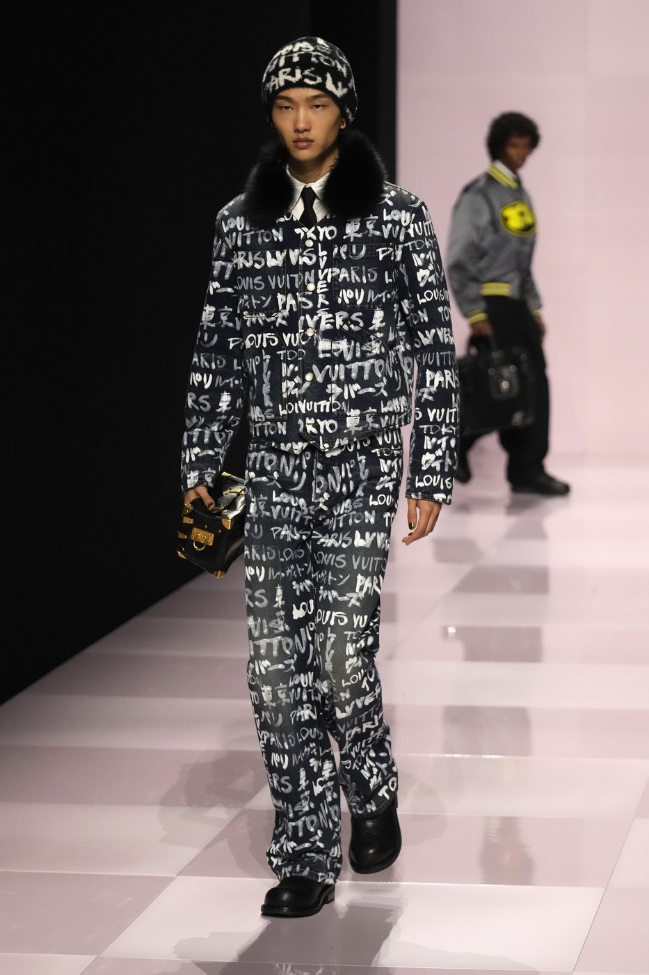 Rick Owens brings a bold dystopian vision to Paris Fashion Week | iNFOnews.ca Rick Owens brings a bold dystopian vision to Paris Fashion Week | iNFOnews.ca