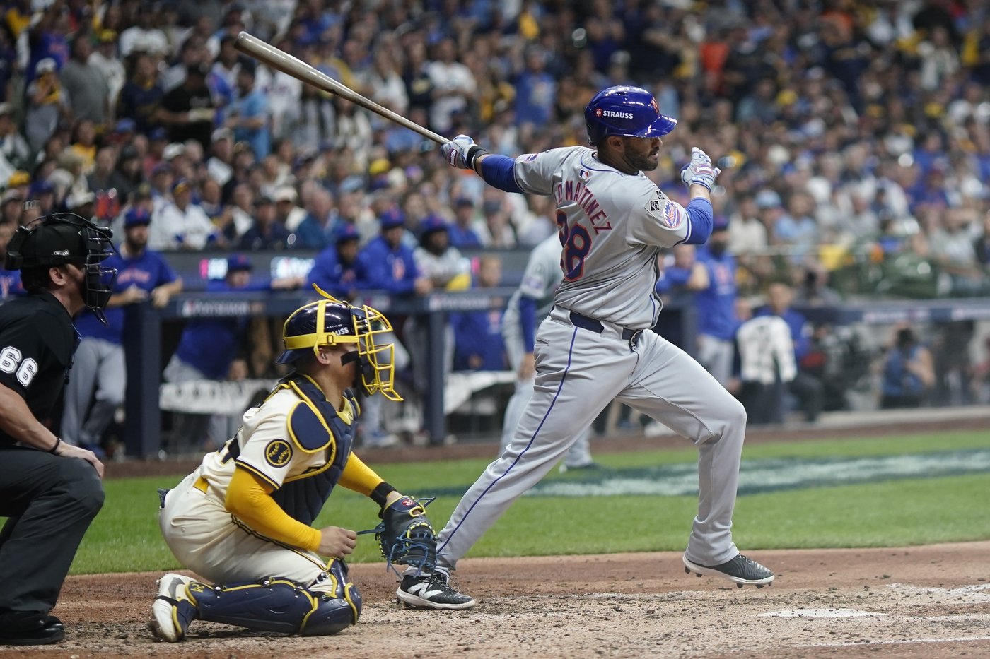 Mets continue wild ride with 8-4 win over Brewers in playoff opener | iNFOnews.ca