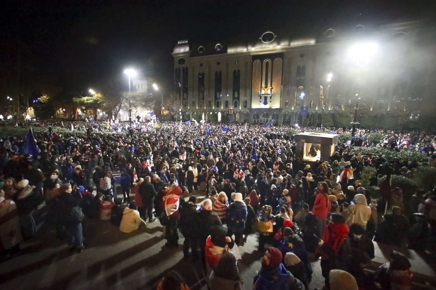 Georgian protesters clash with police for a second night after EU talks are suspended | iNFOnews.ca Georgian protesters clash with police for a second night after EU talks are suspended | iNFOnews.ca