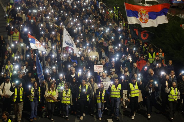 Thousands march in Serbia in persistent resistance to autocratic leader Vucic | iNFOnews.ca