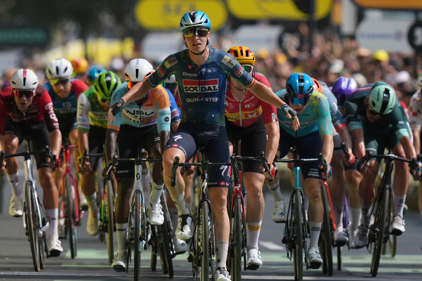 Belgian rider Merlier wins stage 7 as Tour favorite Pogacar keeps the yellow jersey | iNFOnews.ca Belgian rider Merlier wins stage 7 as Tour favorite Pogacar keeps the yellow jersey | iNFOnews.ca