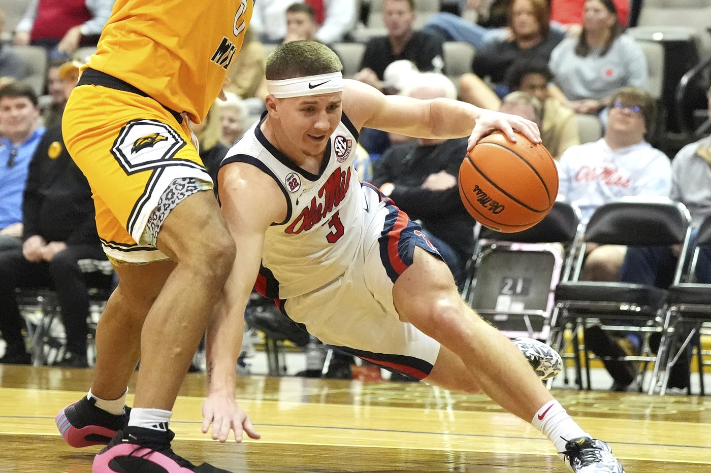 Pedulla hits 6 3-pointers to lead No. 19 Ole Miss to 77-46 win over Southern Miss | iNFOnews.ca Pedulla hits 6 3-pointers to lead No. 19 Ole Miss to 77-46 win over Southern Miss | iNFOnews.ca