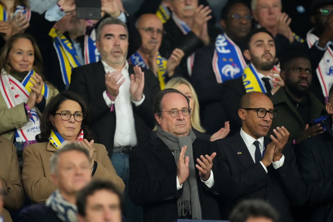 Players and fans remember victims of 2015 Paris terror attacks before France-Ukraine soccer match | iNFOnews.ca