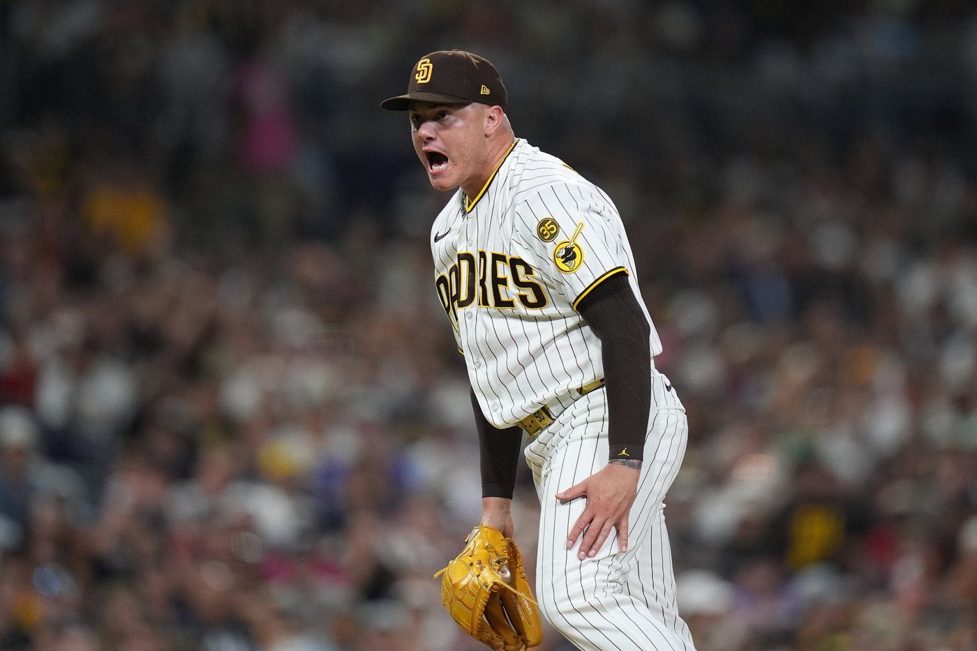 Rookie Salas has walk-off single in 10th as Padres beat Marlins 7-6, reduce magic number to 3 | iNFOnews.ca Rookie Salas has walk-off single in 10th as Padres beat Marlins 7-6, reduce magic number to 3 | iNFOnews.ca