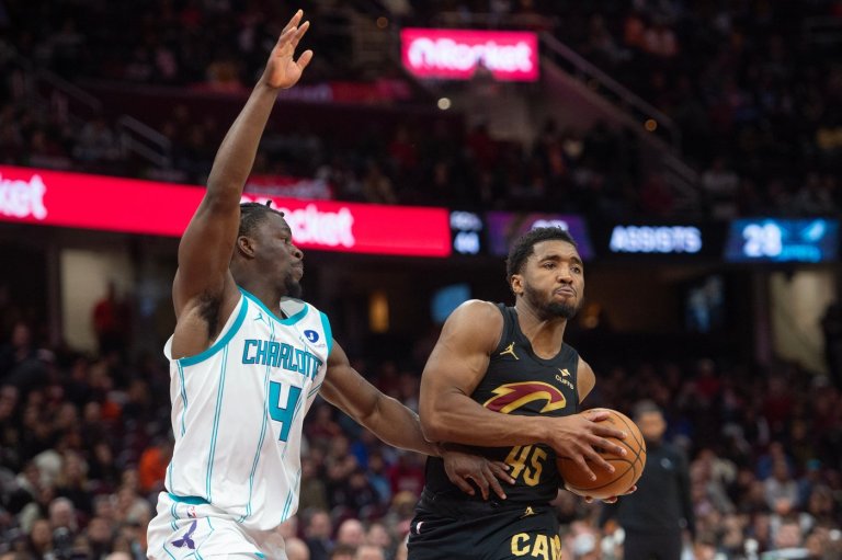Donovan Mitchell on Cavs being booed at home after loss to Hornets: `I would boo us, too.' | iNFOnews.ca
