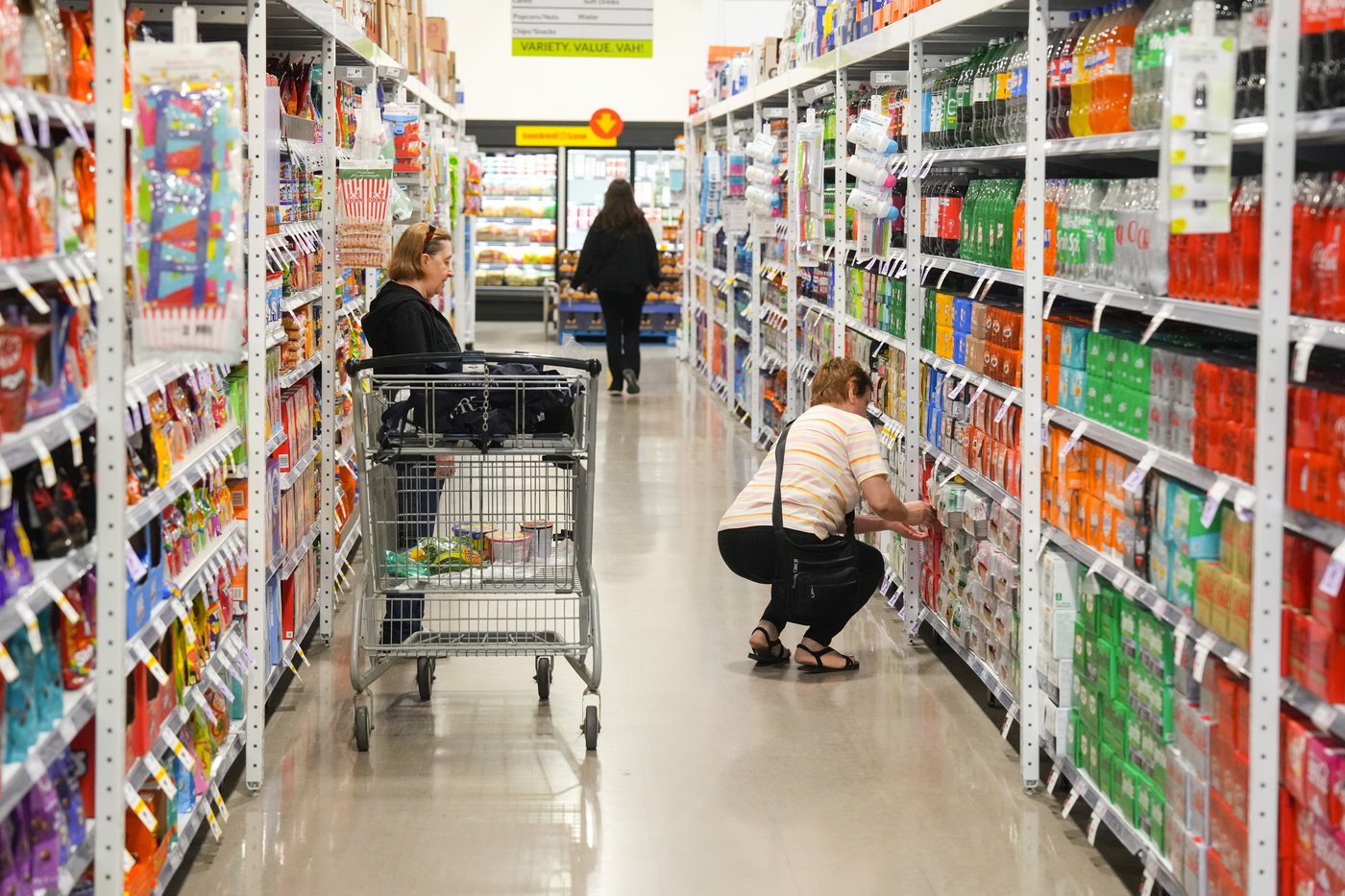 Competition Bureau investigates minimum advertised pricing policies in grocery sector | iNFOnews.ca